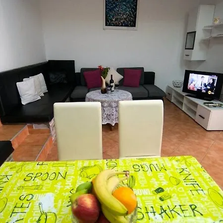 Apartments Lovran 아파트 로브란