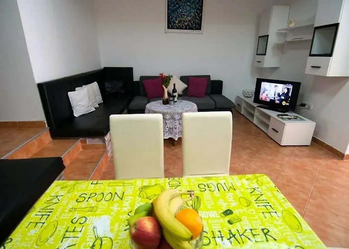 Apartments Lovran 아파트 로브란