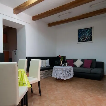 Appartamento Apartments Lovran Laurana