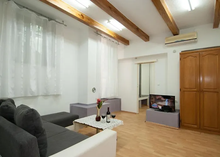 Apartments Lovran Apartman Lovran